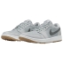 Chaussures sans crampons Air Jordan 1 Low G Wolf Grey Iron Grey White Gum Medium Brown
